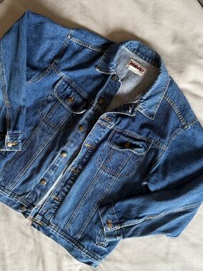 WRANGLER LIGHT BLUE DENIM JACKET WITH RED LOGO TAG UNISEX GREAT CONDITION